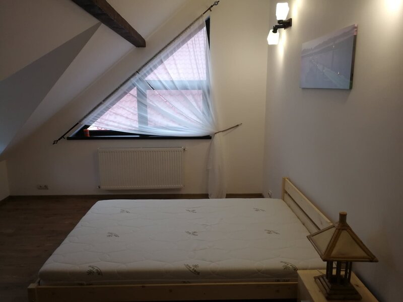 Berceni, Brancoveanu, str. Martisor, vanzare ap. 2 cam.