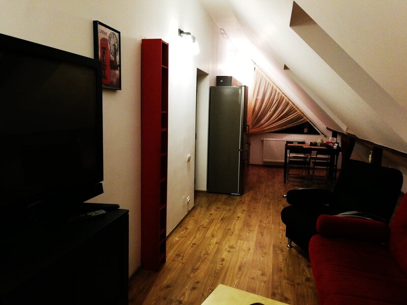 Berceni, Brancoveanu, str. Martisor, vanzare ap. 2 cam.